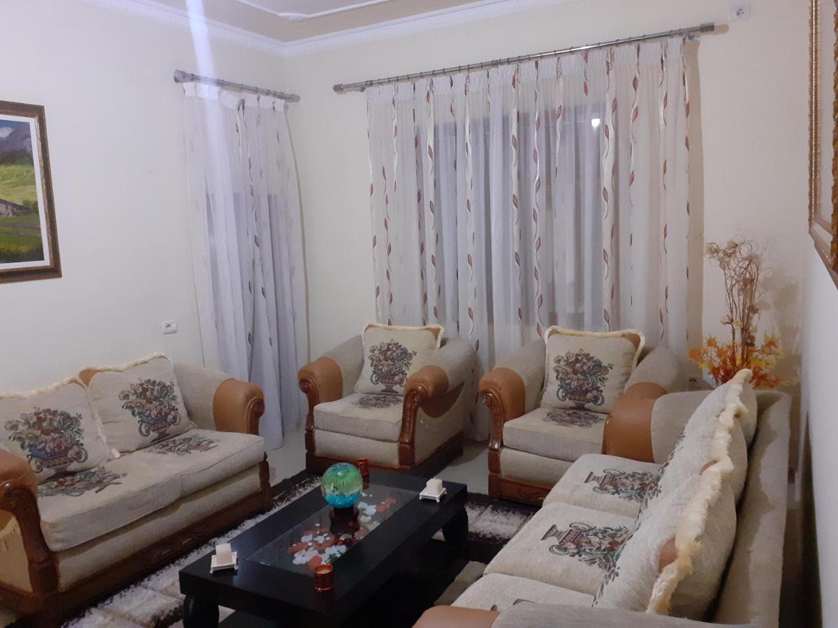 Kanushi House Gjirokastër Esterno foto
